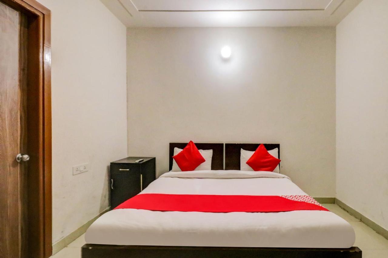 Oyo 71597 The Shivaay Residency Hotel Гургаон Екстериор снимка